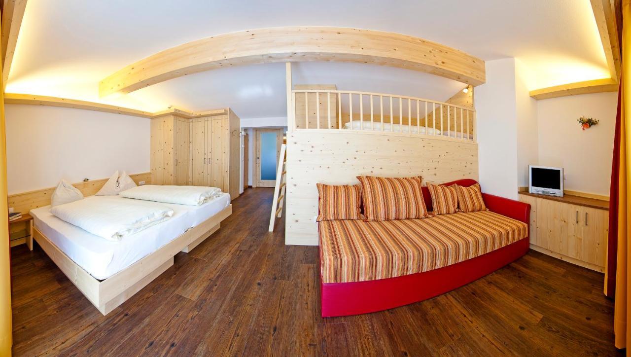 Hotel Zum Löwen - Al Leone Mölten Zimmer foto